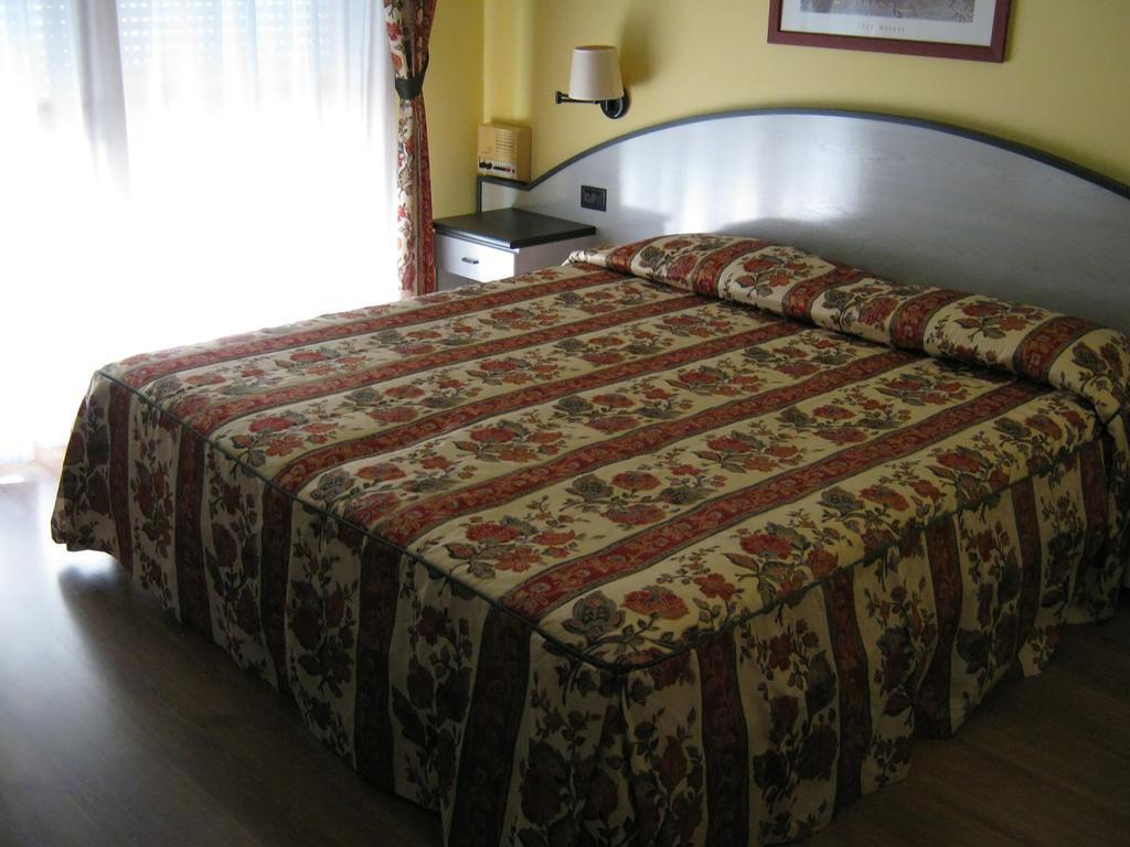 Salsomaggiore City Hotel Salsomaggiore Terme Szoba fotó